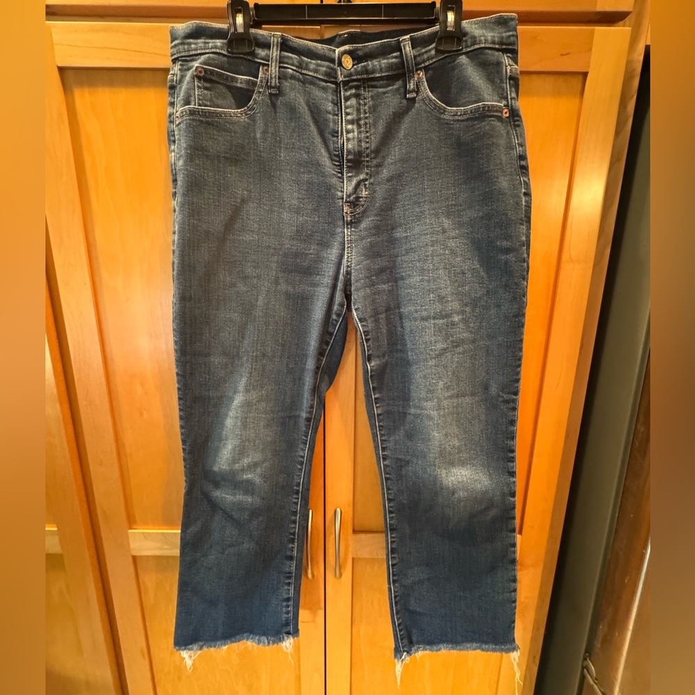 Gap High-rise Kick Fit Jean in dark rinse in size 16